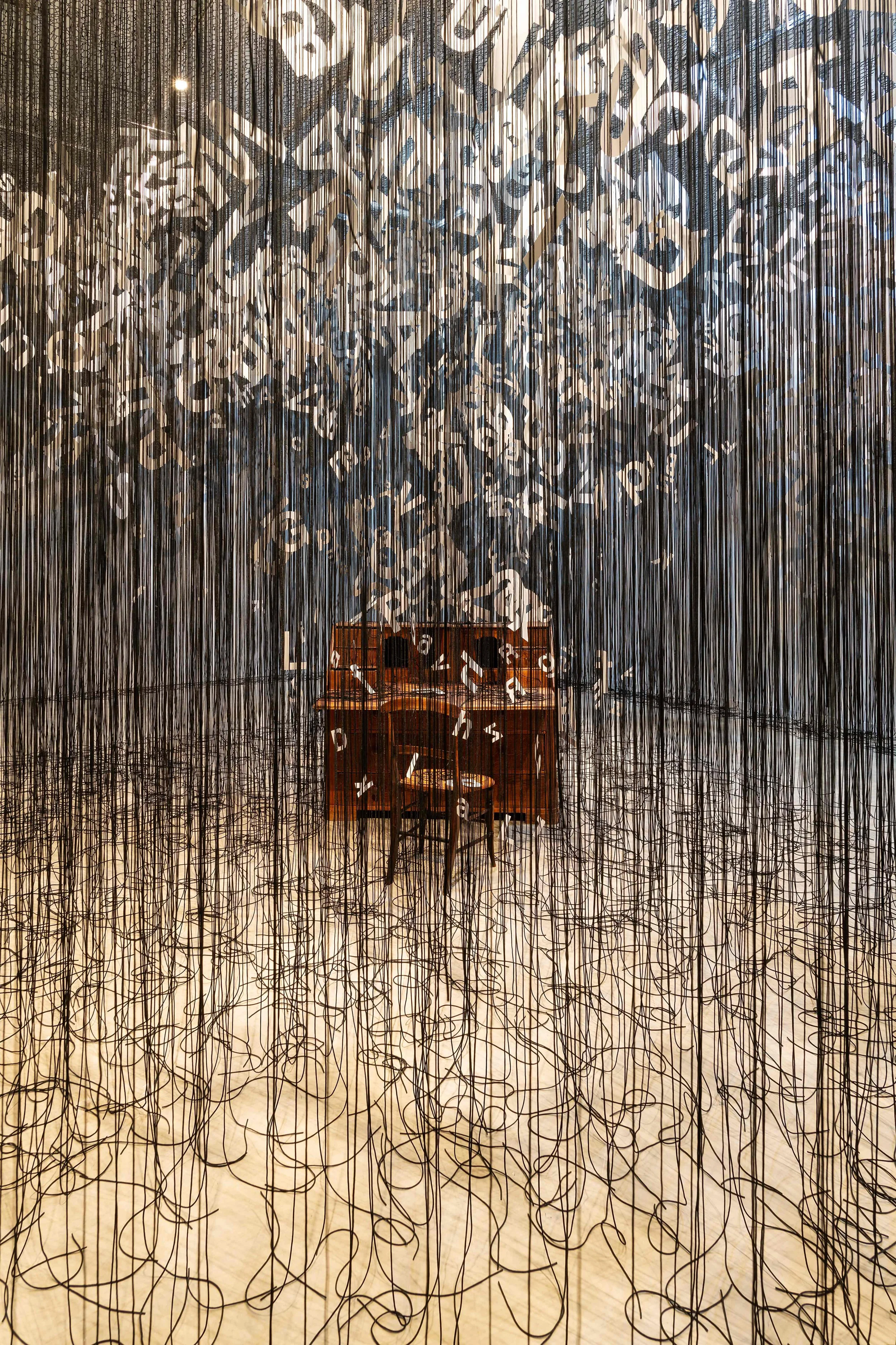 CHIHARU SHIOTA–塩田千春